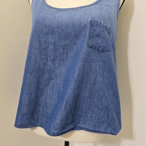 JESSICA SIMPSON Medium Sleeveless Denim Split Back Scoop Neck Pocket Tank - Picture 3 of 11